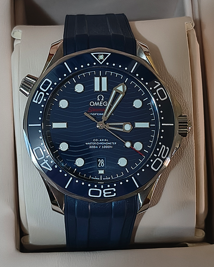 2021 Omega Seamaster Diver 300M 42MM Blue Dial Rubber Strap (210.32.42.20.03.001)
