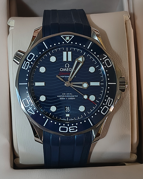 2021 Omega Seamaster Diver 300M 42MM Blue Dial Rubber Strap (210.22.42.20.03.002)