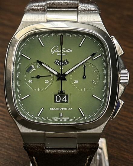 No Reserve - 2023 Glashütte Original Seventies Panorama Date 40MM Green Dial Rubber Strap (1-37-02-09-02)