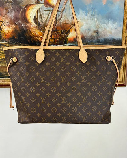 Louis Vuitton Neverfull MM Monogram Medium Coated Canvas Gold-Tone Hardware Leather Strap (Neverfull)