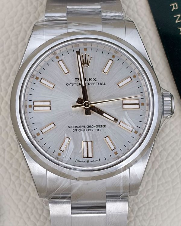Rolex Oyster Perpetual (134300)