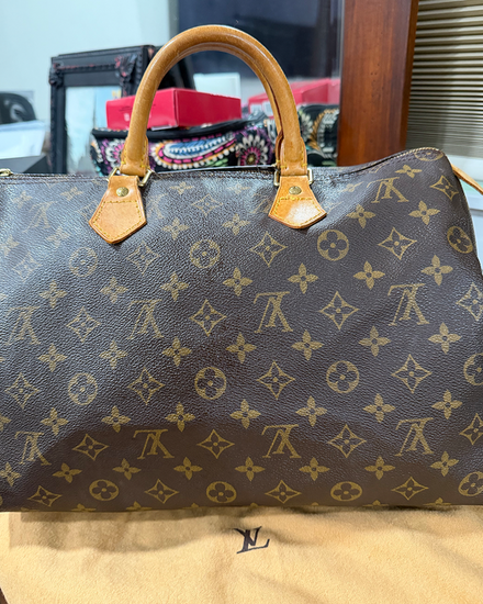 No Reserve - Louis Vuitton Bag Speedy 30 Monogram Medium Coated Canvas Gold-Tone Hardware Leather Strap (Speedy 30)