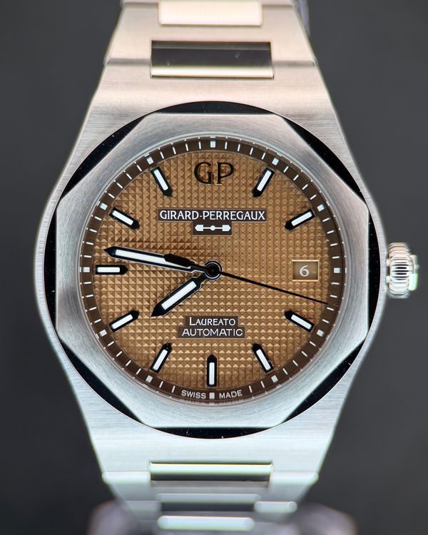 (Working) Girard Perregaux Laureato (81005-11-3154-1CM)