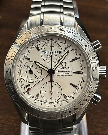 No Reserve - 2015 Omega Speedmaster Day-Date 40MM Silver Dial Steel Bracelet (3221.30.00)