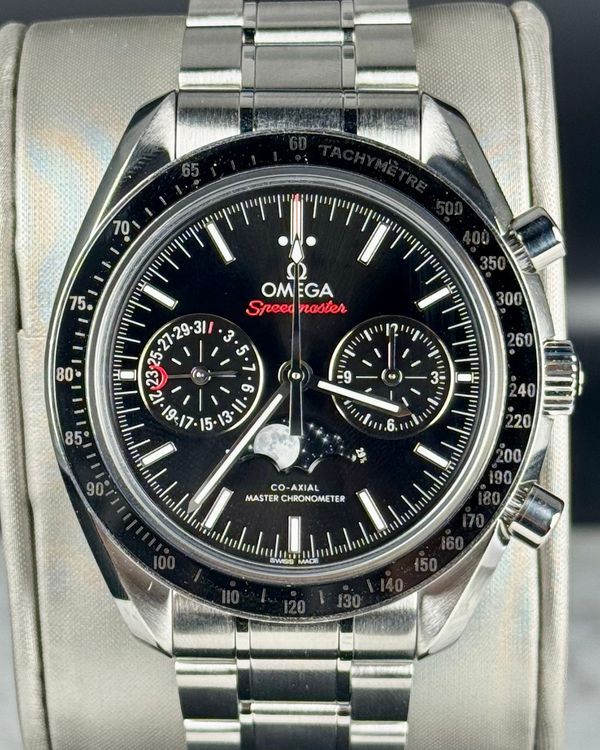 2020 Omega Speedmaster Moonphase 44.25MM Black Dial Steel Bracelet (304.30.44.52.01.001)