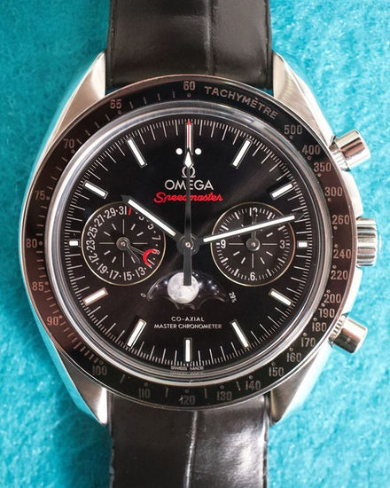 2025 Omega Speedmaster Moonphase 44.25MM Black Dial Leather Strap (304.33.44.52.01.001)