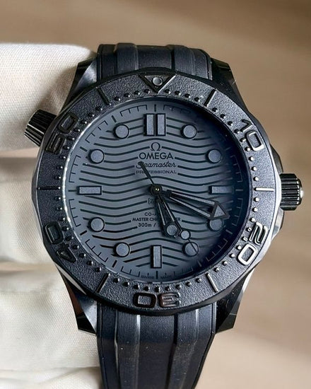 No Reserve - Omega Seamaster Diver 300M "Black Black" 43.5MM Black Dial Rubber Strap  (210.92.44.20.01.003)
