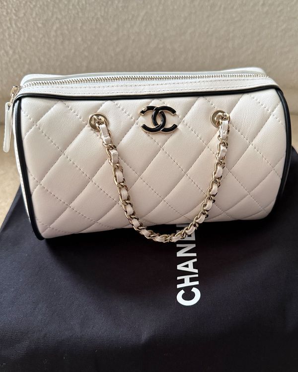 No Reserve - 2026 Chanel Bag CC Mini Bowling Clutch Small White Leather Gold-Tone Hardware Chain/Leather Strap (Bag)