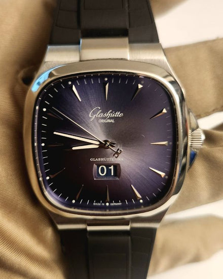 Glashütte Original Seventies Panorama 40MM Blue Dial Rubber Strap (2-39-47-13-12-14)