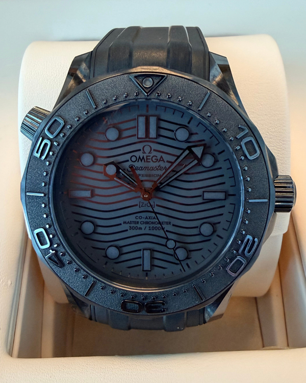 2026 Omega Seamaster Diver 300M "Black Black" 43.5MM Black Dial Rubber Strap (210.92.44.20.01.003)