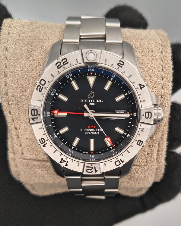 Breitling Avenger 44MM Black Dial Steel Bracelet (A32320101B1A1)