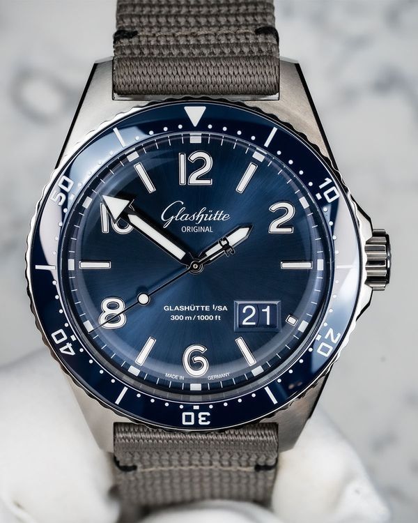2026 Glashütte Original SeaQ Panorama Date 43.2MM Blue Dial Textile Strap (1-36-13-02-81-34)