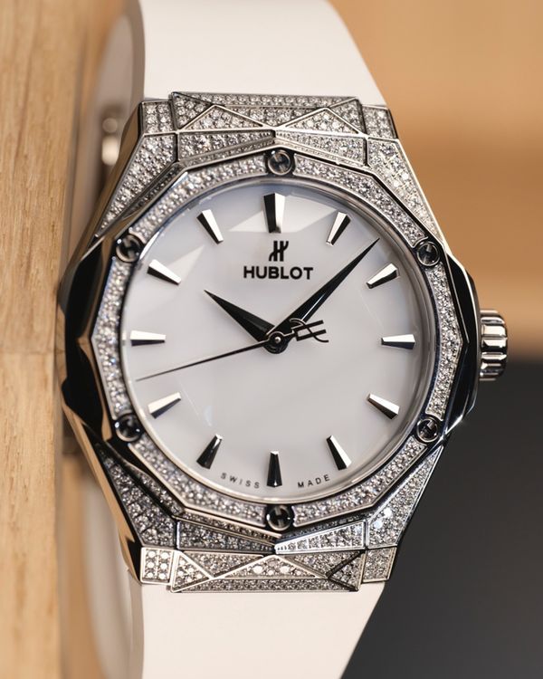 No Reserve - 2025 Hublot Classic Fusion 40MM White Dial Rubber Strap (550.NS.2200.RW.1604.ORL20)