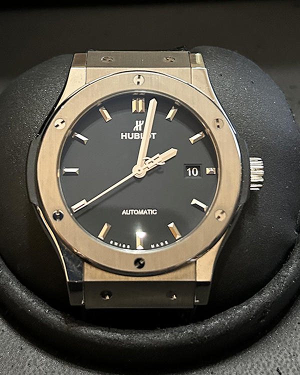 No Reserve - 2019 Hublot Classic Fusion 42MM Black Dial Leather Strap (542.NX.1171.LR)