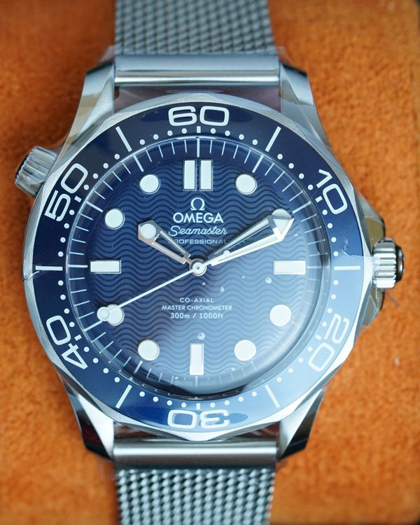 No Reserve - 2026 Omega Seamaster Diver 300M "James Bond 60th Anniversary" 42MM Blue Dial Steel Bracelet (210.30.42.20.03.002)