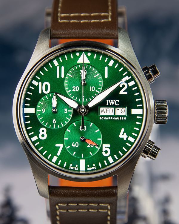 2023 IWC Schaffhausen Pilot Chronograph 41MM Green Dial Leather Strap (IW388103)