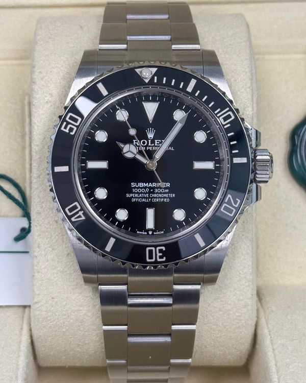 (WORKING) Rolex Submariner (124060)