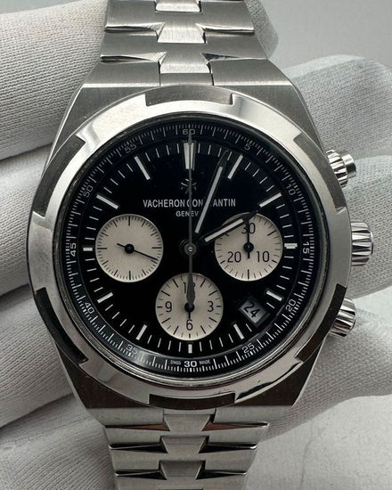 2022 Vacheron Constantin Overseas Chronograph "Panda" 42.5MM Black Dial Steel Bracelet (5500V/110A-B481)