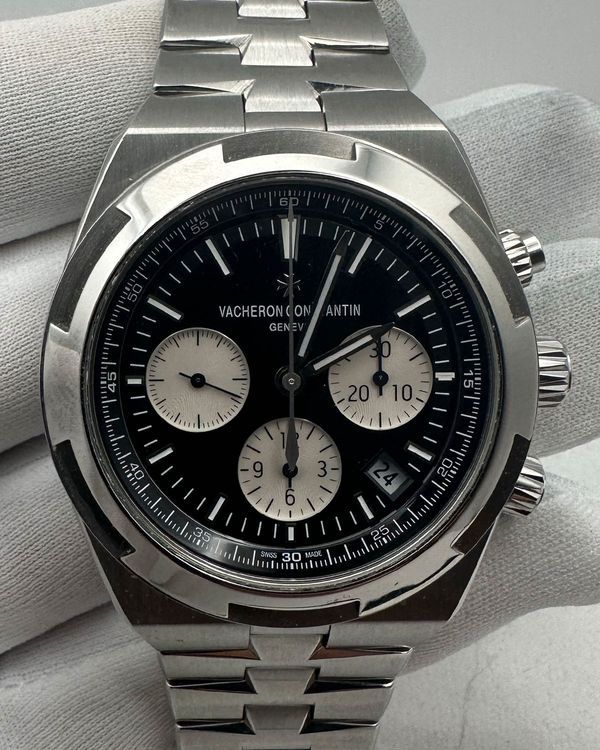 2022 Vacheron Constantin Overseas Chronograph "Panda" 42.5MM Black Dial Steel Bracelet (5500V/110A-B481)