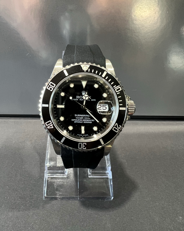 2004 Rolex Submariner Date 40MM Black Dial Aftermarket Rubber Strap (16610)
