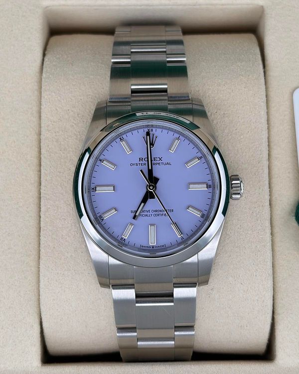 Rolex Oyster Perpetual (124200)