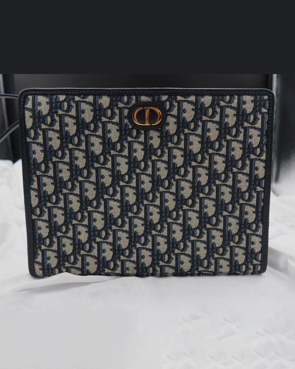 No Reserve - Dior 30 Montaigne Dea Pouch Blue Oblique Jacquard Cotton Gold-Tone Hardware Leather Strap (S2107UTZQ_M928)