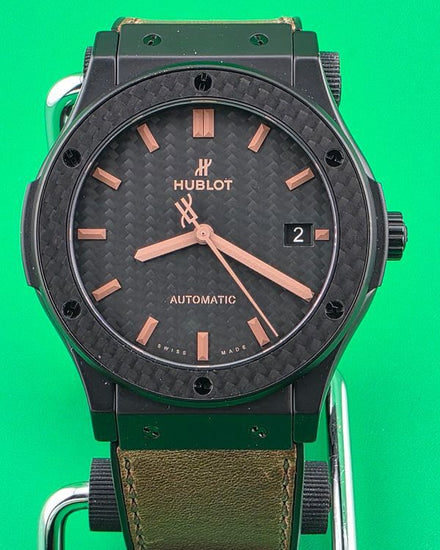 Hublot Classic Fusion Black Magic S.E. 42MM Carbon Fiber Dial Leather Strap (511.CQ.1790.VR)