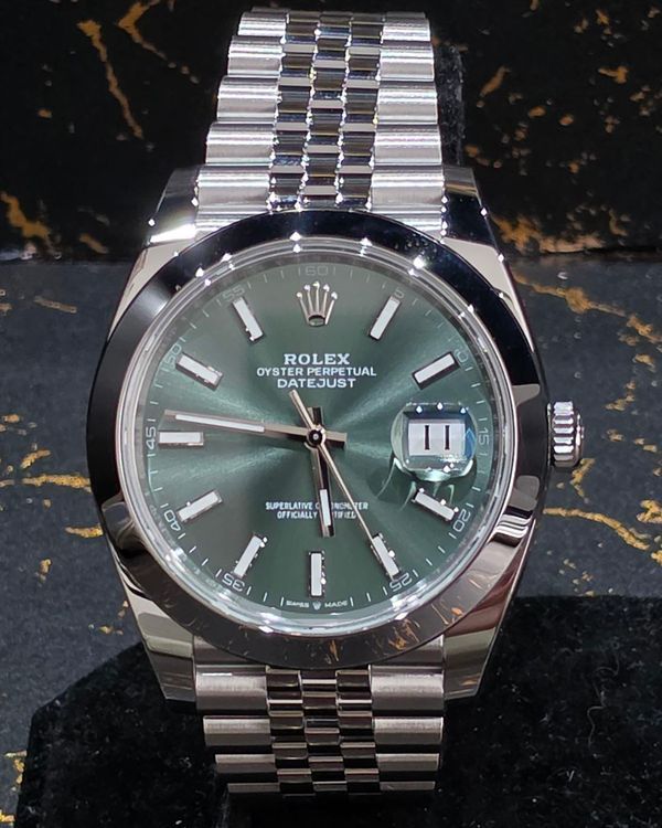 No Reserve - 2026 Rolex Datejust 41MM Green Dial Jubilee Bracelet (126300)