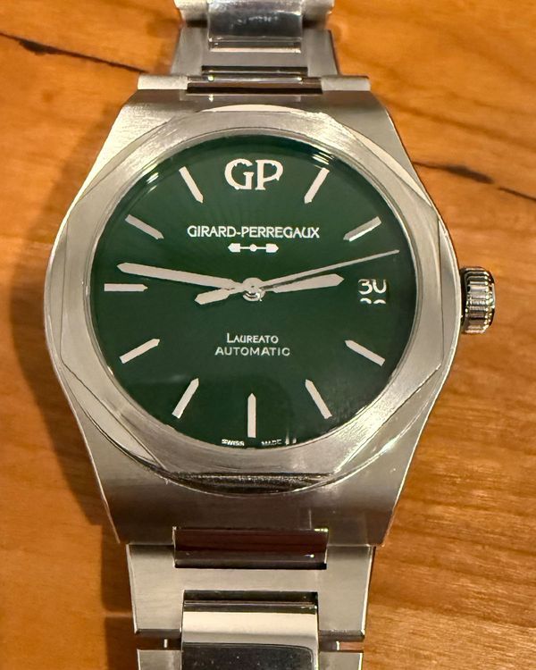 Girard Perregaux Laureato (81010-11-433-11A)