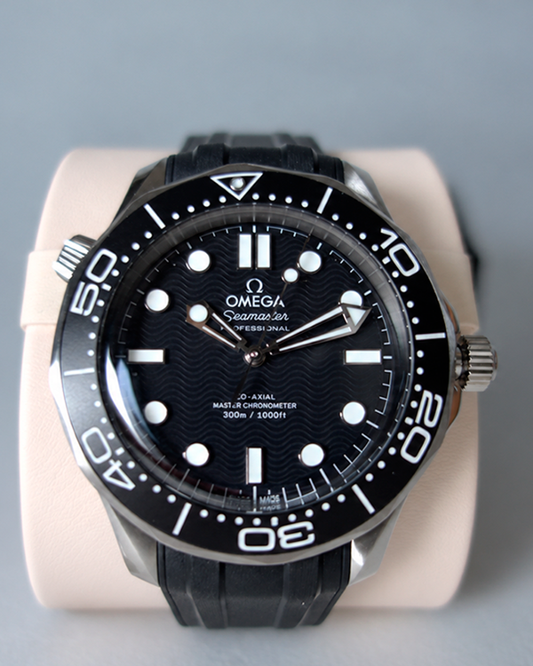 2026 Omega Seamaster Diver 300M 42MM Black Dial Rubber Strap (210.32.42.20.01.003)