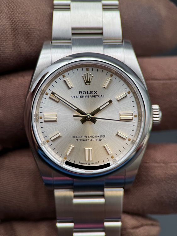 Rolex Oyster Perpetual (126000)