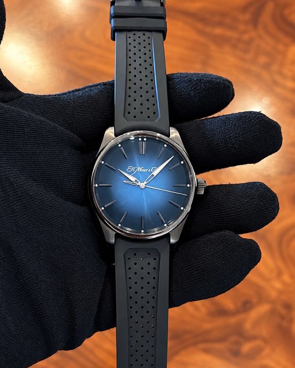 2024 H. Moser & Cie Pioneer 42MM Blue Dial Rubber Strap (3200-1205)