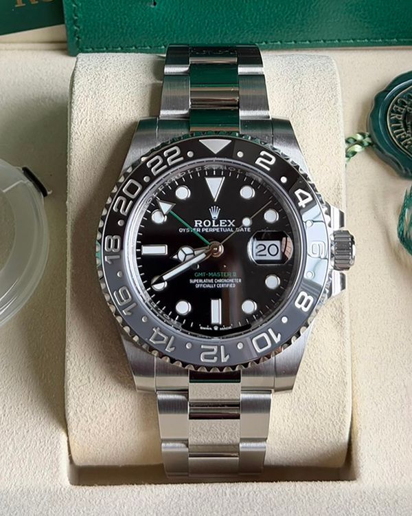 2026 Rolex GMT-Master II "Bruce Wayne" 40MM Black Dial Oyster Bracelet (126710GRNR)