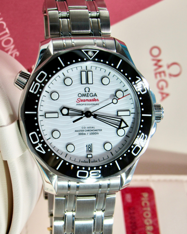 2021 Omega Seamaster Diver 300M 42MM White Dial Steel Bracelet (210.30.42.20.04.001)
