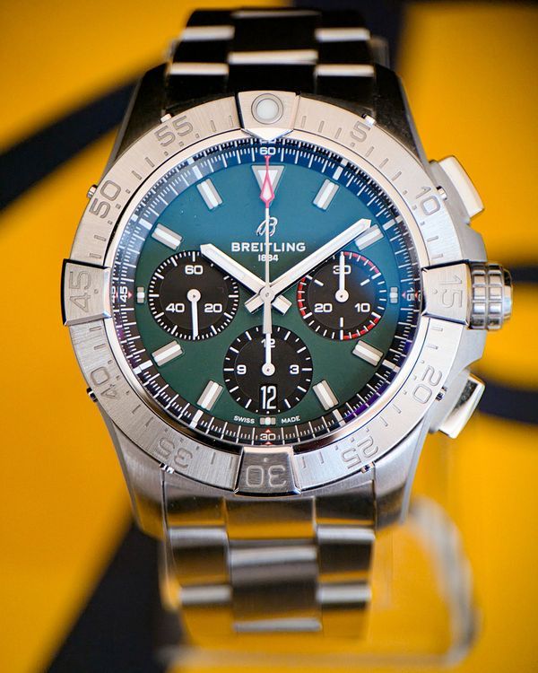 No Reserve - 2026 Breitling Avenger B01 Chronograph 42MM Green Dial Steel Bracelet (AB0146101L1A1)