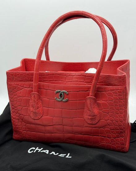 2019 Chanel Bag Alligator Embossed Large Zip Shopping Tote Red Leather Silver-Tone Hardware (Bag)