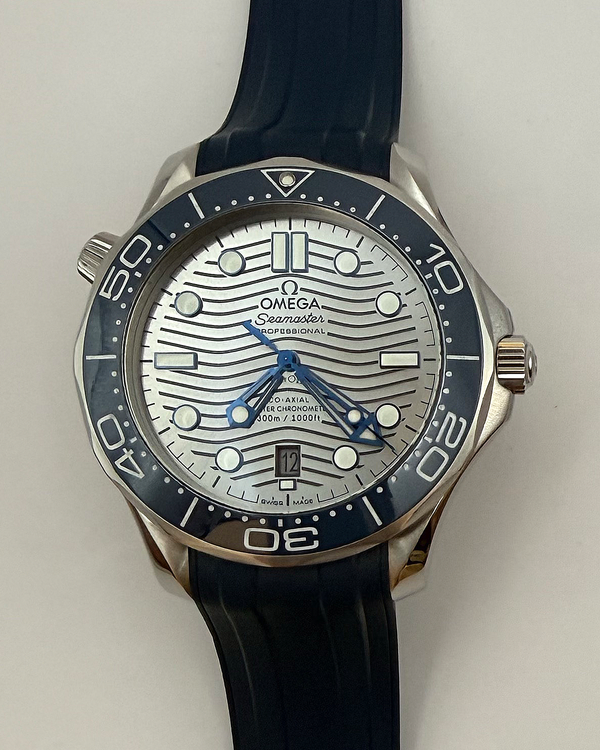 Omega Seamaster 300 (210.32.42.20.06.001)