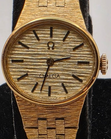 No Reserve - Omega Vintage 22MM Champagne Dial Steel Bracelet (Cal. 1060)
