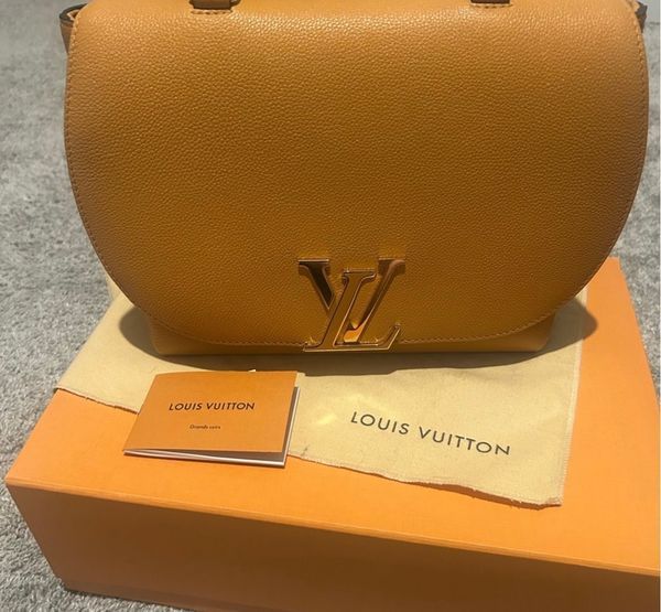 2019 Louis Vuitton Bag Milla PM Leather Gold-Tone Hardware Leather Strap (Bag)