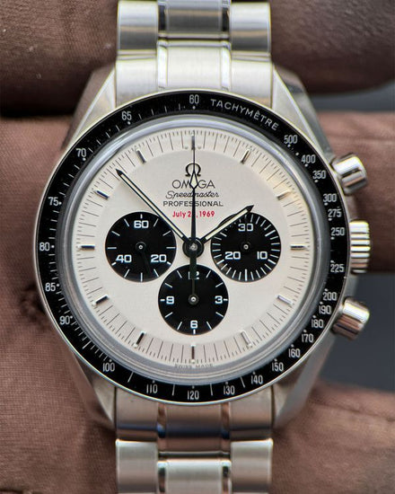 2006 Omega Speedmaster Professional Moonwatch 35th Anniversary Apollo 11 L.E. 42MM White Dial Steel Bracelet (3569.31.00)