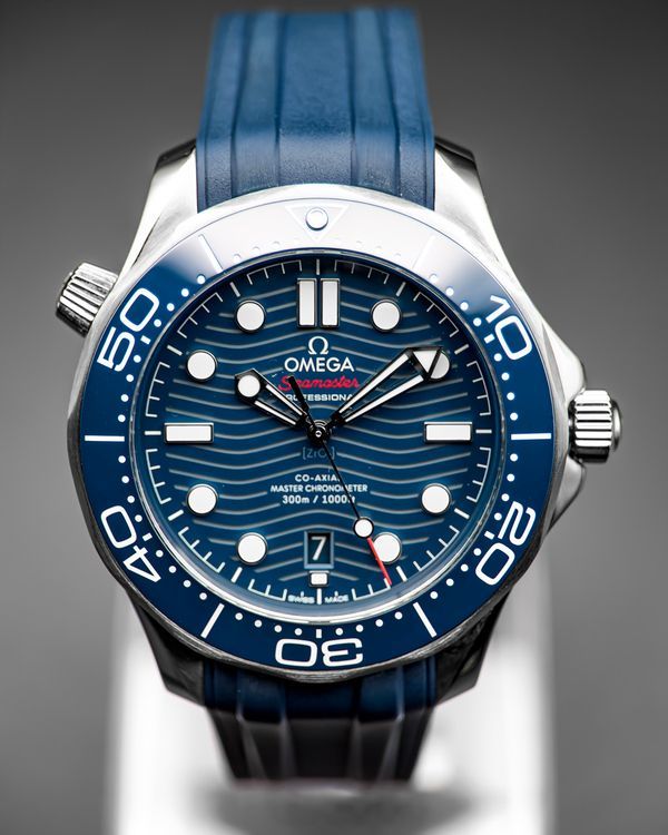 2021 Omega Seamaster Diver 300M 42MM Blue Dial Rubber Strap (210.32.42.20.03.001)