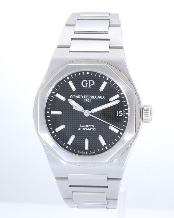 No Reserve - 2025 Girard Perregaux Laureato 42MM Black Dial Steel Bracelet (81010-11-634-11A)