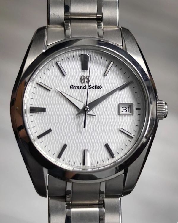 2019 Grand Seiko Heritage 37MM Quartz Silver Dial Titanium Bracelet (SBGX267)