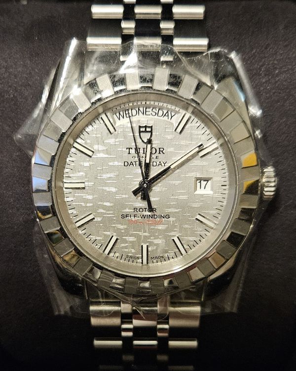 Tudor Classic (23010)