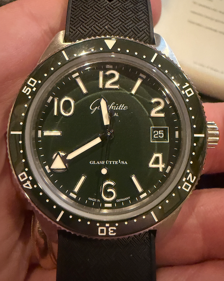 No Reserve - 2025 Glashütte Original SeaQ 39.5MM Green Dial Rubber Strap (1-39-11-13-83-06)