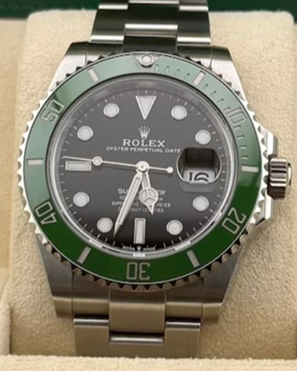 Rolex Submariner (126610LV)