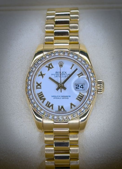 2001 Rolex Lady-Datejust 26MM White Dial Yellow Gold President Bracelet (179138)