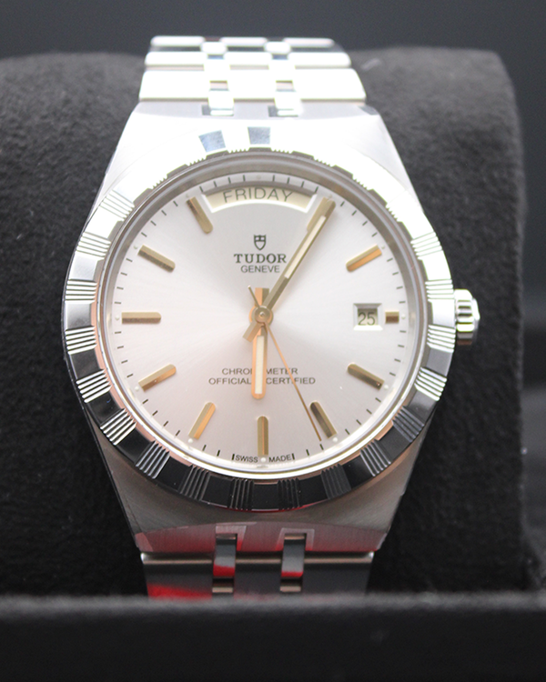 Tudor Royal (2840D1A0)