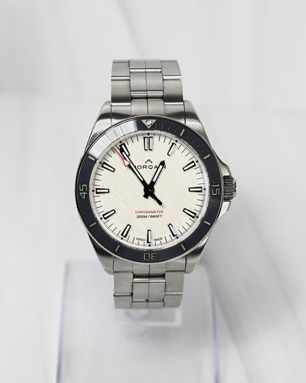 Norqain Neverest "Glacier Adventure" 40MM White Dial Steel Bracelet (N1001.21S07.W01.S02)