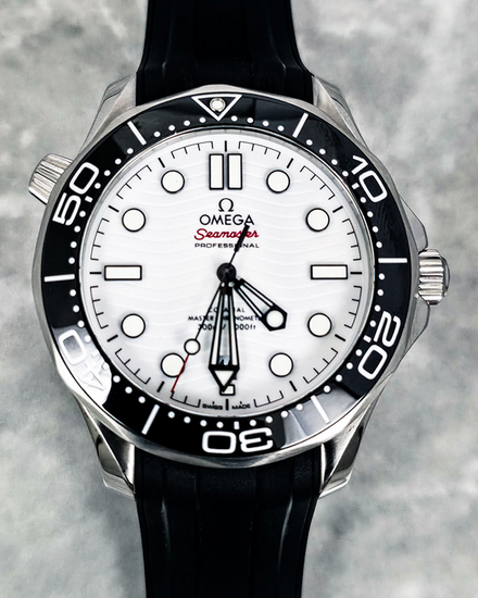 No Reserve - 2024 Omega Seamaster Diver 300M 42MM White Dial Rubber Strap (210.32.42.20.04.001)